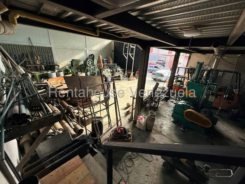 Comercial (Galpon - Deposito) en Venta en Centro, Lara - 12
