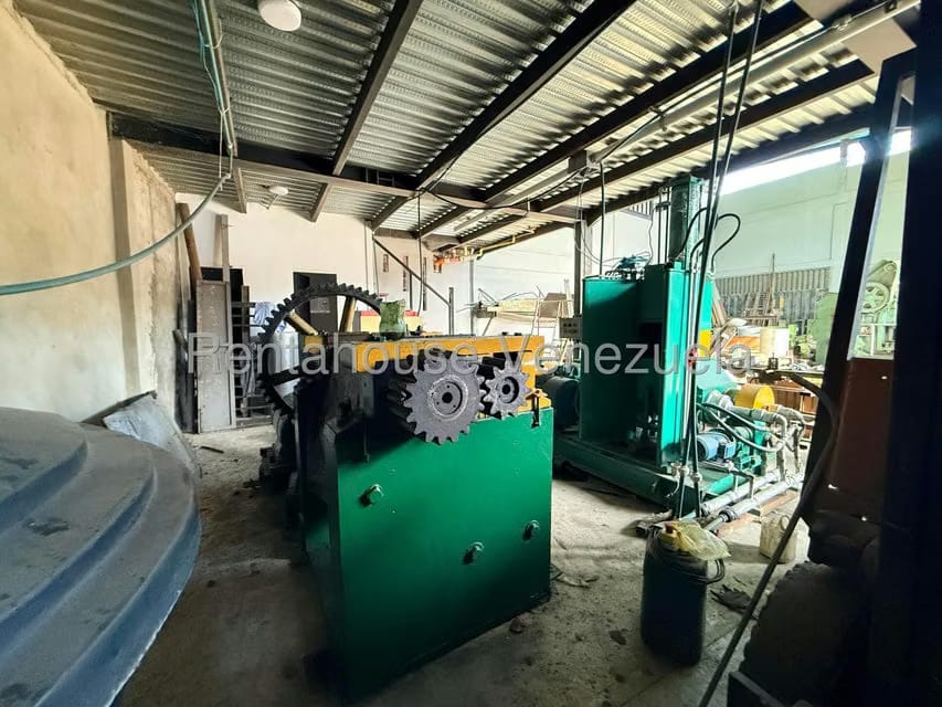 Comercial (Galpon - Deposito) en Venta en Centro, Lara - 16