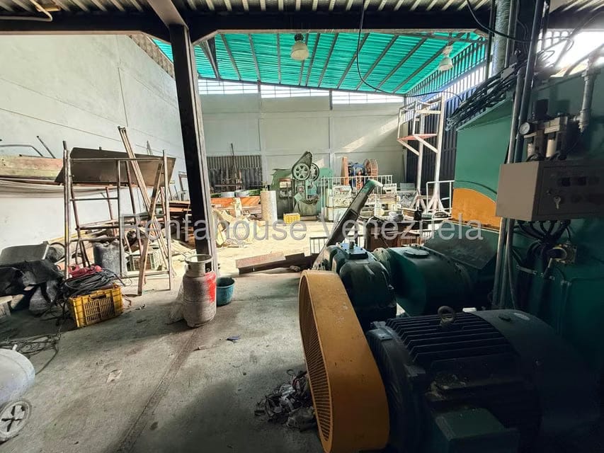 Comercial (Galpon - Deposito) en Venta en Centro, Lara - 17