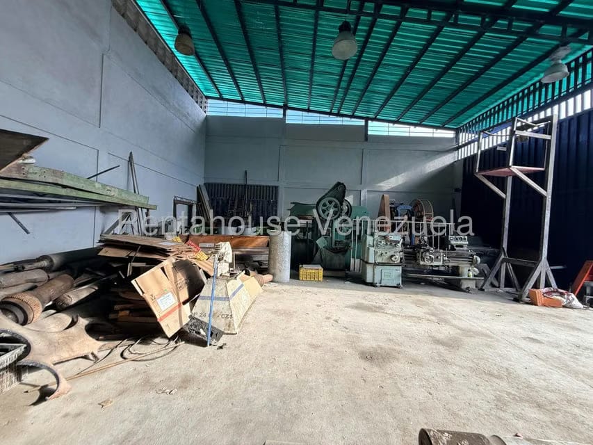 Comercial (Galpon - Deposito) en Venta en Centro, Lara - 3