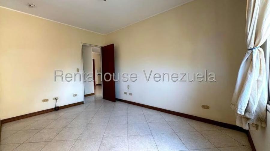Apartamento en Venta en El Rosal Caracas - 4