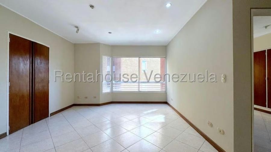 Apartamento en Venta en El Rosal Caracas - 8