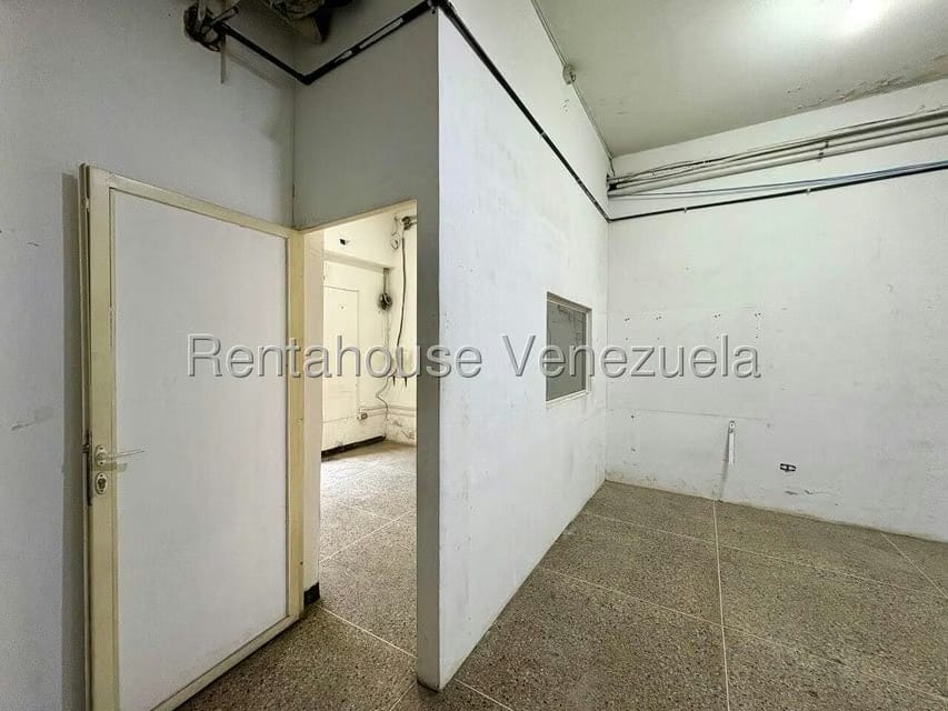 Comercial (Local Comercial) en Alquiler en Centro, Lara - 23