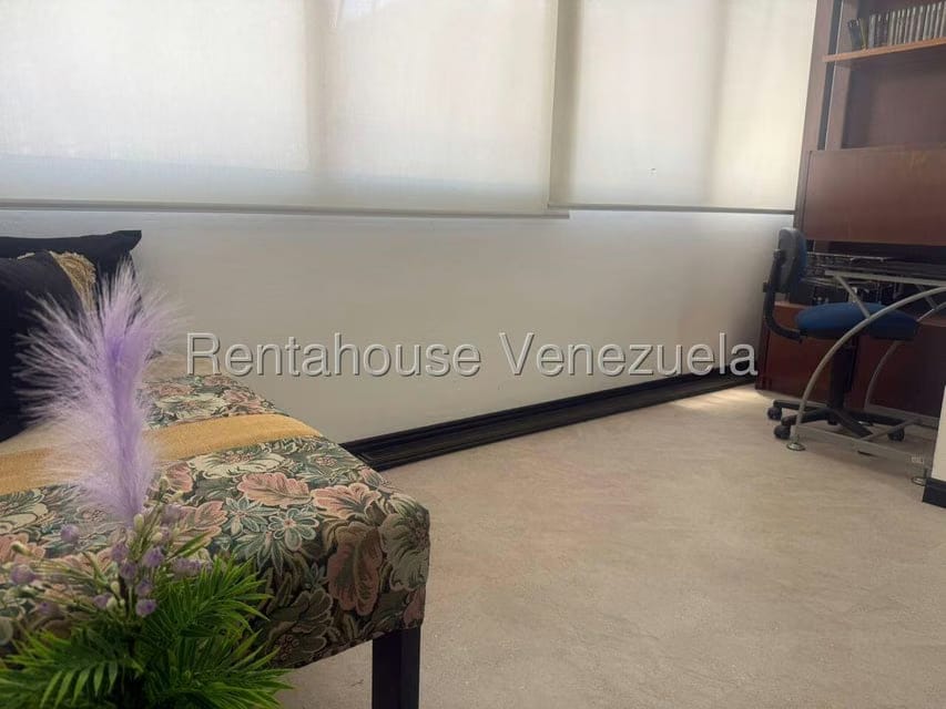 Apartamento (1 Nivel) en Venta en Parroquia La Candelaria, Distrito Metropolitano - 2