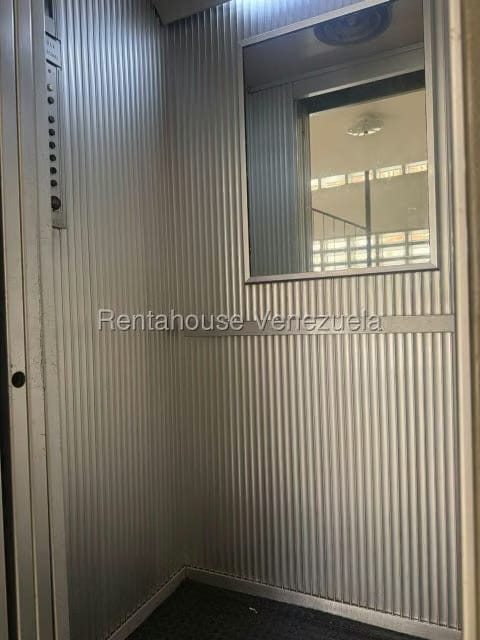 Apartamento (1 Nivel) en Venta en Parroquia La Candelaria, Distrito Metropolitano - 15