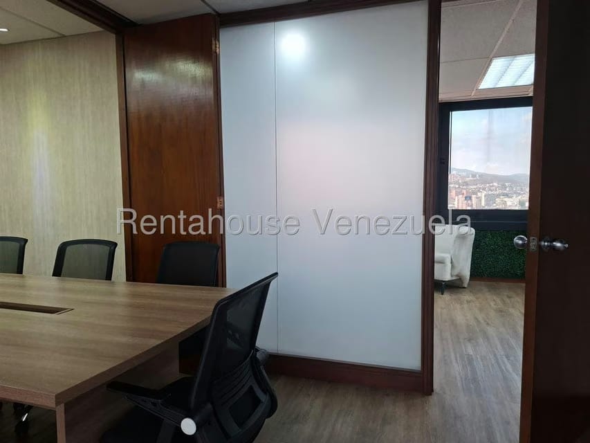 Comercial (Oficina) en Alquiler en El Recreo, Distrito Metropolitano - 29