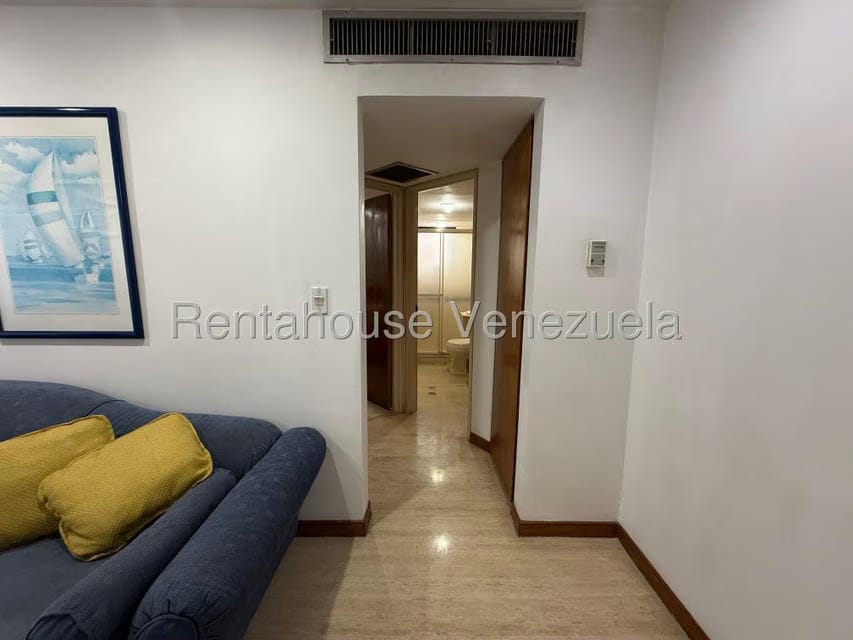 Apartamento (1 Nivel) en Alquiler en El Rosal, Distrito Metropolitano - 15