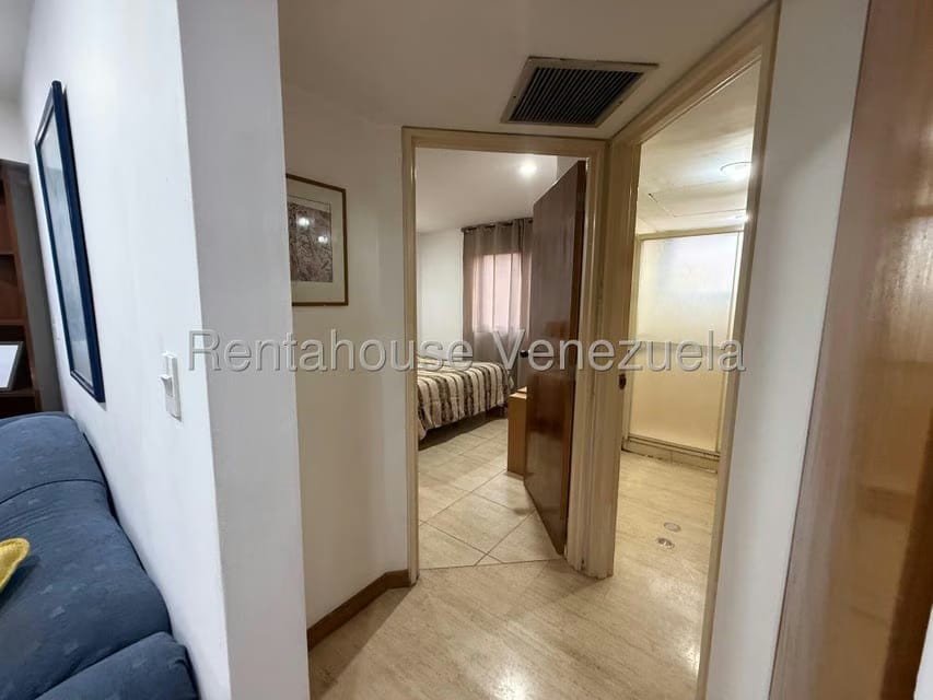 Apartamento (1 Nivel) en Alquiler en El Rosal, Distrito Metropolitano - 16