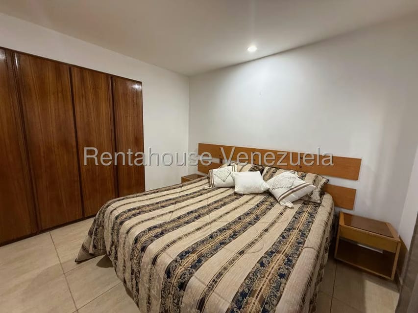 Apartamento (1 Nivel) en Alquiler en El Rosal, Distrito Metropolitano - 18