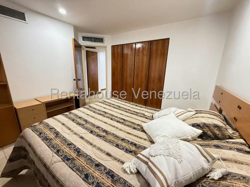 Apartamento (1 Nivel) en Alquiler en El Rosal, Distrito Metropolitano - 19
