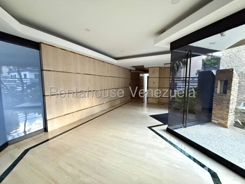 Apartamento (1 Nivel) en Alquiler en El Rosal, Distrito Metropolitano - 24