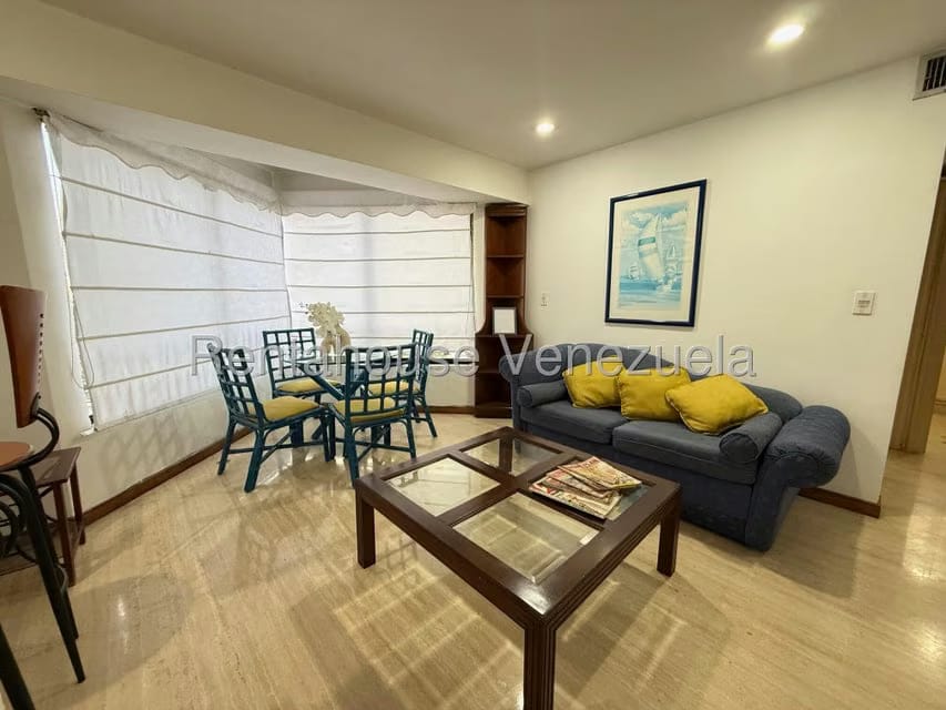Apartamento (1 Nivel) en Alquiler en El Rosal, Distrito Metropolitano - 4