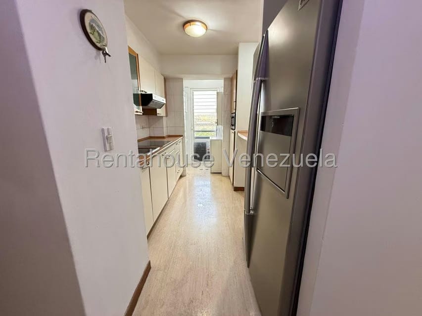 Apartamento (1 Nivel) en Alquiler en El Rosal, Distrito Metropolitano - 10