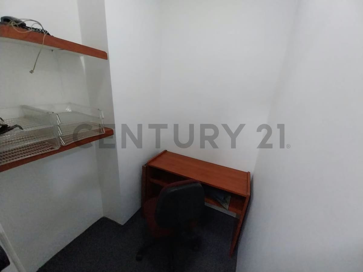 Oficina amoblada en Alquiler en El Rosal con servicios incluidos - 3