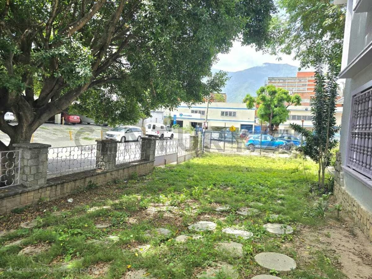 ALQUILER DE CASA-QUINTA EN LA URB. LOS NARANJOS DE LAS MERCEDES. CARACAS