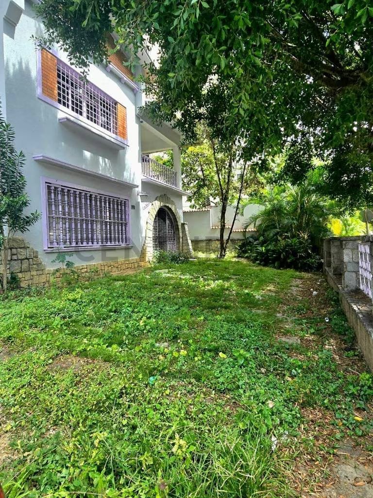 ALQUILER DE CASA-QUINTA EN LA URB. LOS NARANJOS DE LAS MERCEDES. CARACAS - 3