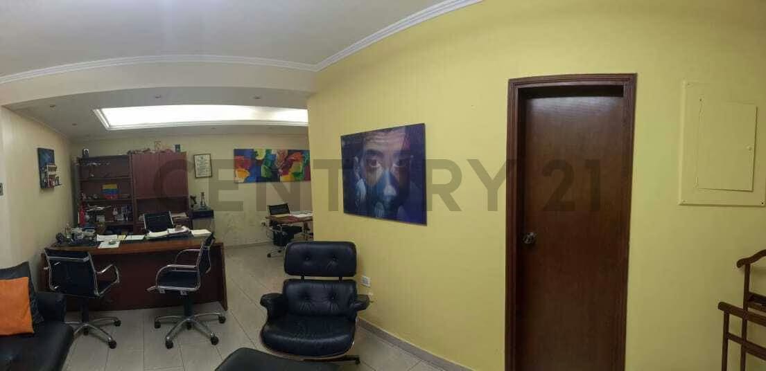 En Venta Galpon con Oficinas Amobladas sector El Milagro - 5