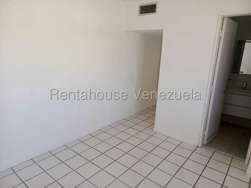 Apartamento (1 Nivel) en Venta en Costa Azul, Nueva Esparta - 12