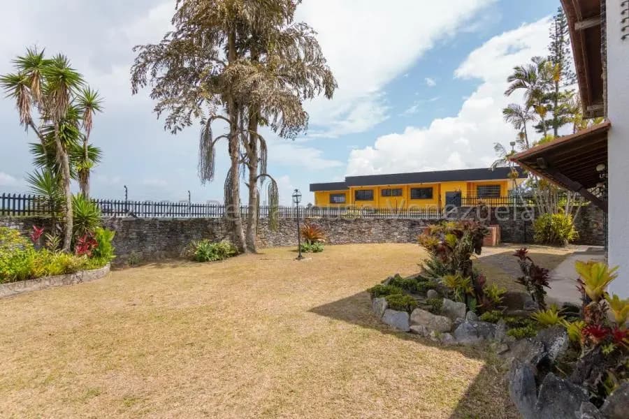 Casa en Venta en La Lagunita Country Club Caracas