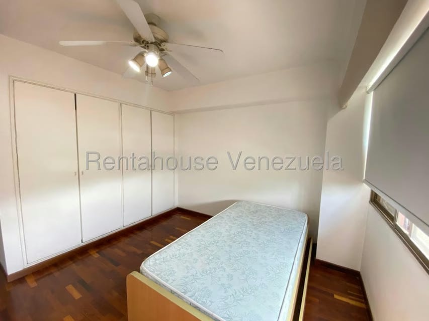 Apartamento (1 Nivel) en Alquiler en Colinas de Valle Arriba, Distrito Metropolitano - 21