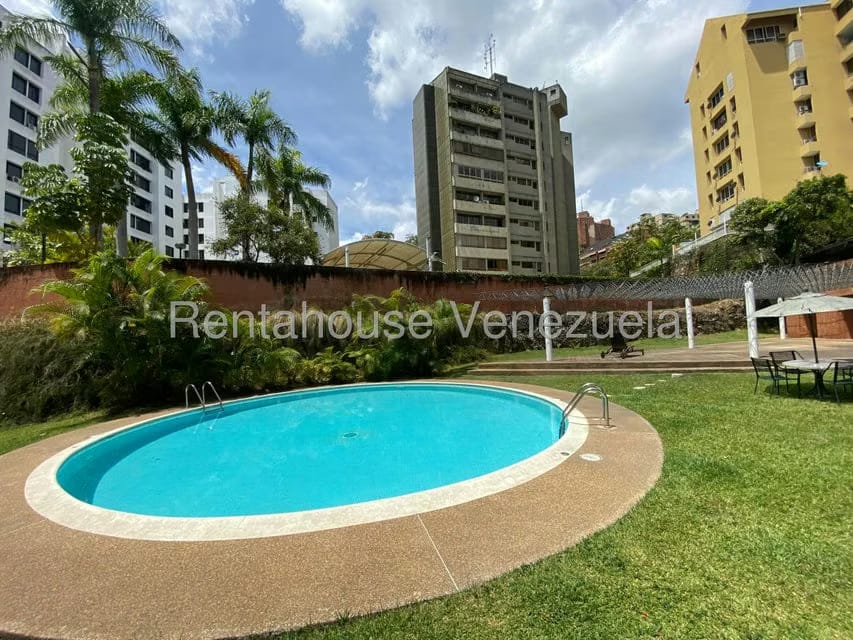 Apartamento (1 Nivel) en Alquiler en Colinas de Valle Arriba, Distrito Metropolitano - 29