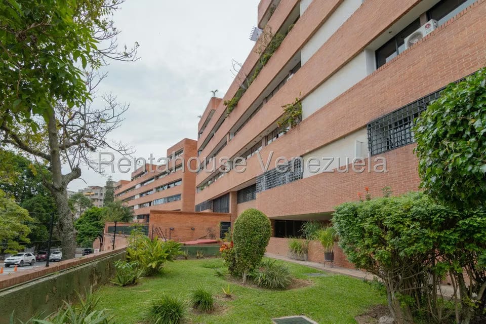 Apartamento (1 Nivel) en Alquiler en Colinas de Valle Arriba, Distrito Metropolitano - 37