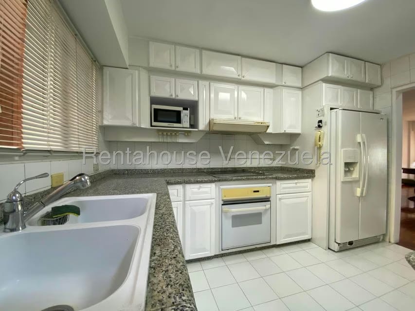 Apartamento (1 Nivel) en Alquiler en Colinas de Valle Arriba, Distrito Metropolitano - 9