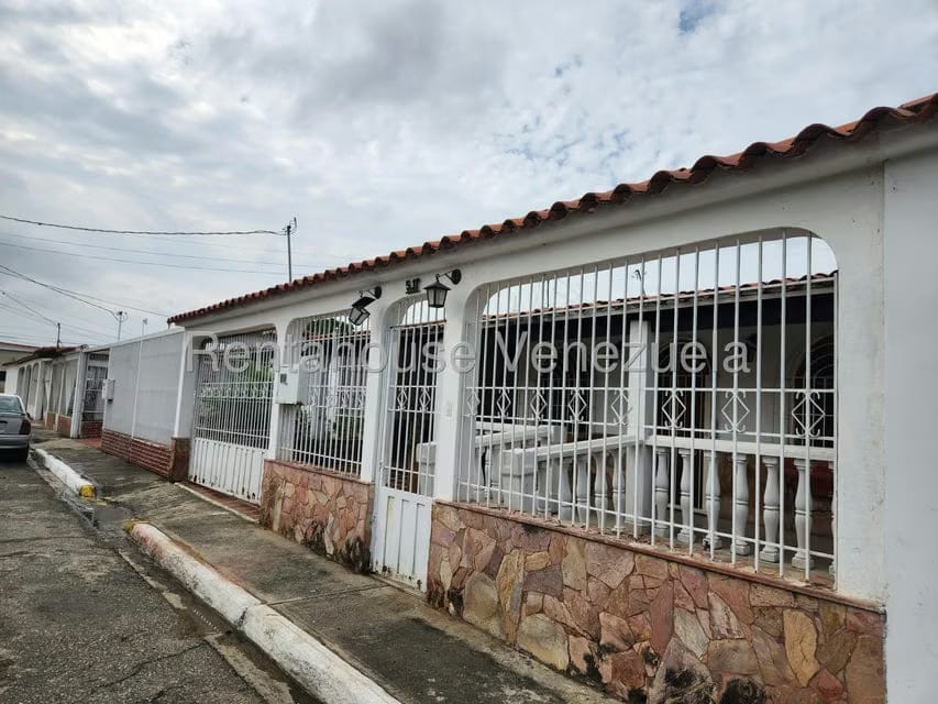 Casa (1 Nivel) en Venta en Almarriera, Lara - 30