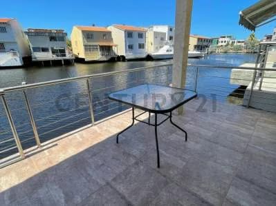 En Alquiler amplio y prestigioso Palafito ubicado en AquaVilla Casa Bote A - 4