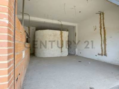 En venta Edificación para uso comercial con Varios Locales en obra Avanzada - 3