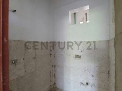 En venta Edificación para uso comercial con Varios Locales en obra Avanzada - 7