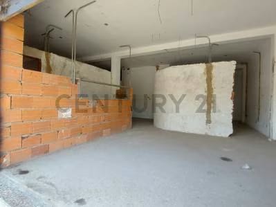 En venta Edificación para uso comercial con Varios Locales en obra Avanzada - 9