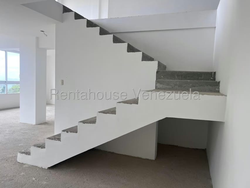 Apartamento (Duplex) en Venta en Llano Alto, Miranda - 3