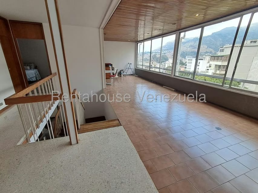 Apartamento (Duplex) en Venta en San Bernardino, Distrito Metropolitano - 33