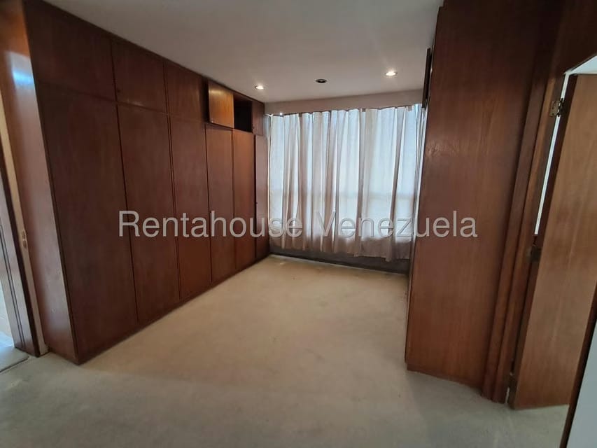 Apartamento (Duplex) en Venta en San Bernardino, Distrito Metropolitano - 38