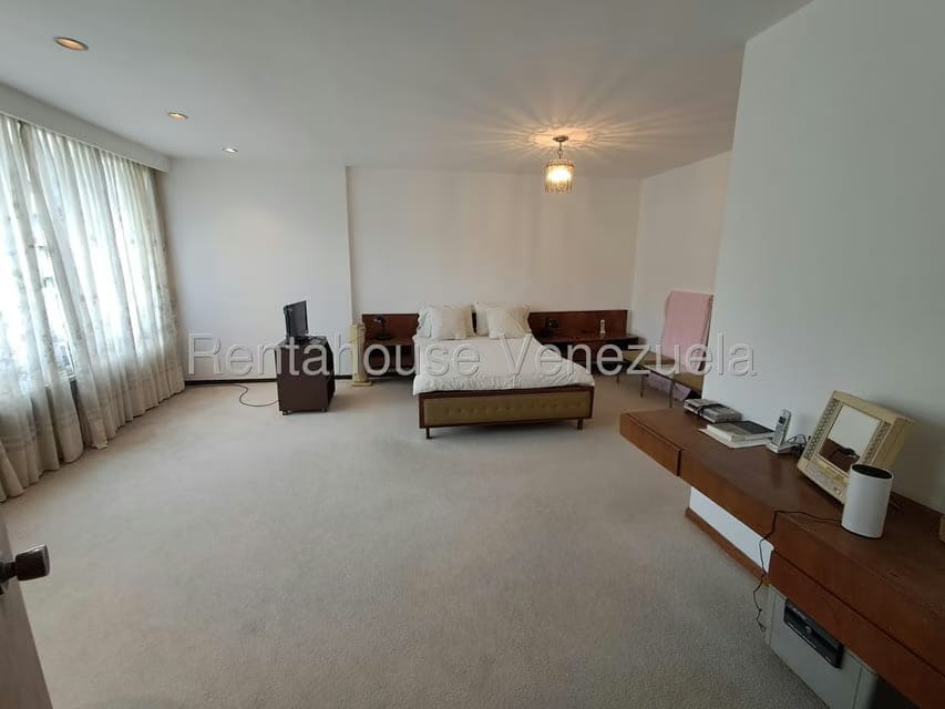 Apartamento (Duplex) en Venta en San Bernardino, Distrito Metropolitano - 40