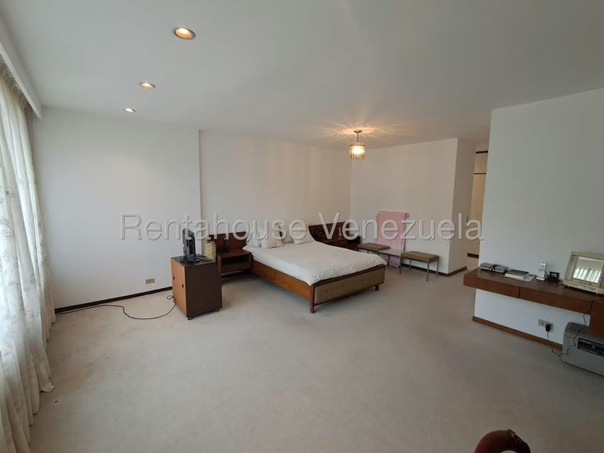 Apartamento (Duplex) en Venta en San Bernardino, Distrito Metropolitano - 41