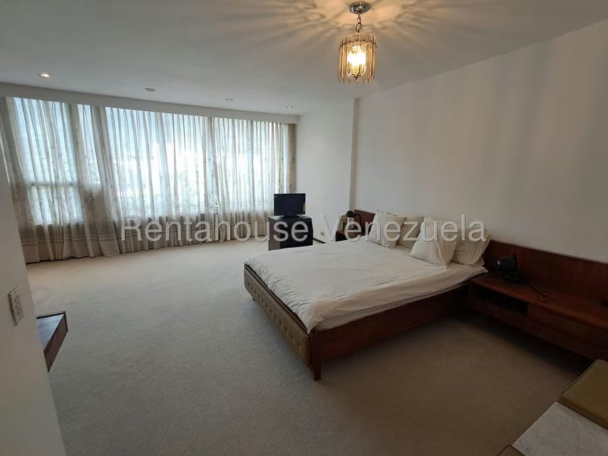Apartamento (Duplex) en Venta en San Bernardino, Distrito Metropolitano - 42