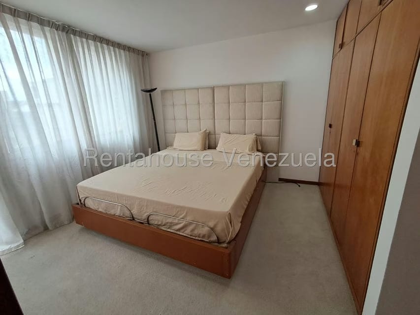 Apartamento (Duplex) en Venta en San Bernardino, Distrito Metropolitano - 46