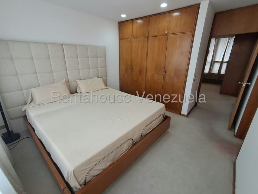 Apartamento (Duplex) en Venta en San Bernardino, Distrito Metropolitano - 48