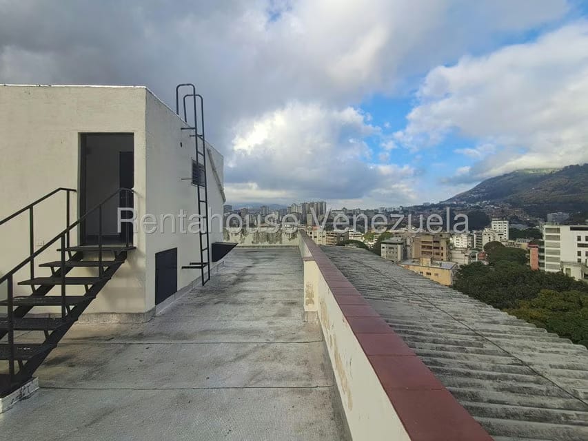 Apartamento (Duplex) en Venta en San Bernardino, Distrito Metropolitano - 54