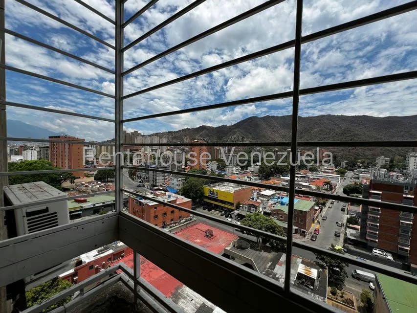 Apartamento (1 Nivel) en Alquiler en El Paraiso, Distrito Metropolitano - 12