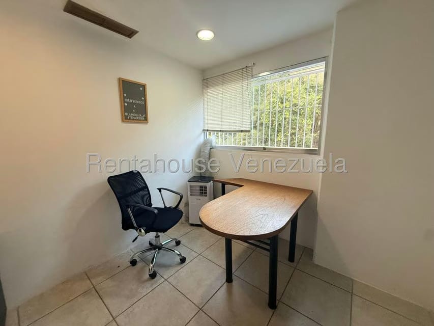 Comercial (Local Comercial) en Alquiler en Santa Paula, Distrito Metropolitano - 5