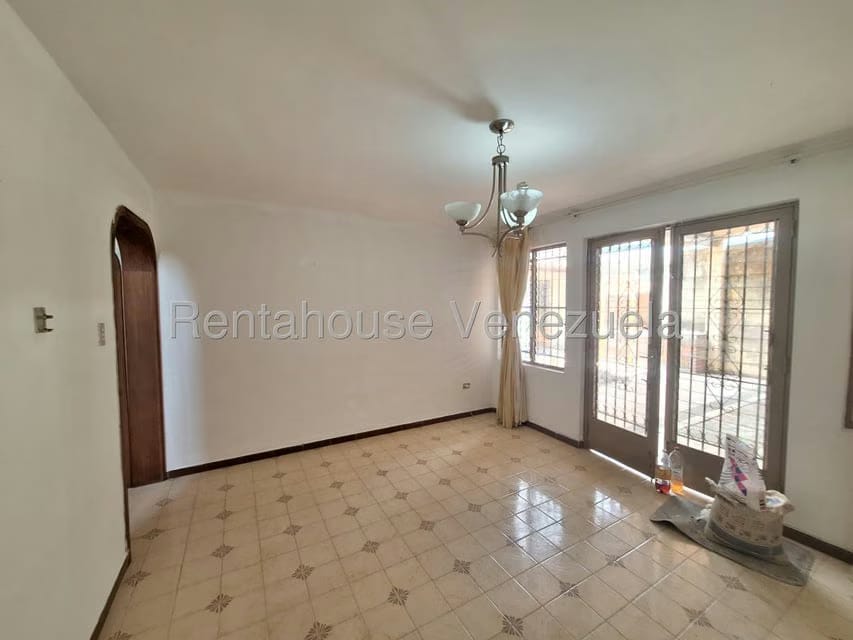 Casa (Duplex) en Alquiler en Prebo II, Carabobo - 29