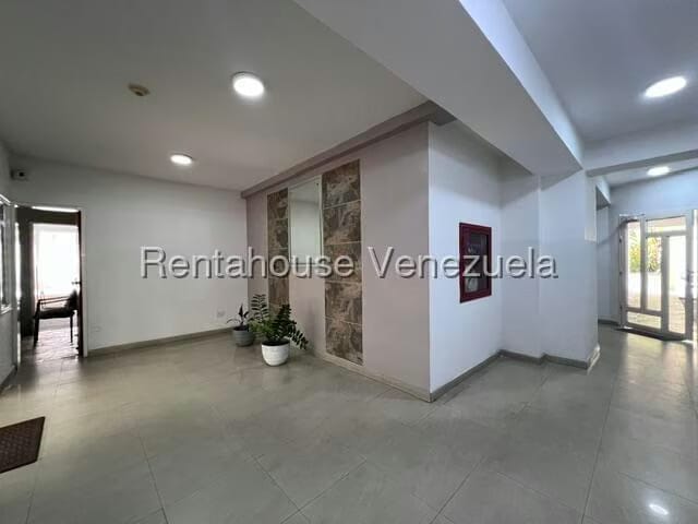 Apartamento (1 Nivel) en Alquiler en Los Chaguaramos, Aragua - 2