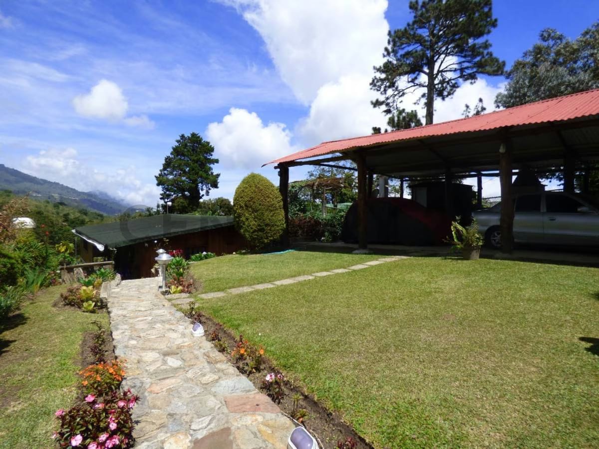 Venta De Casa En El Km 33 Carretera El Junquito Colonia De Tovar. Lfm