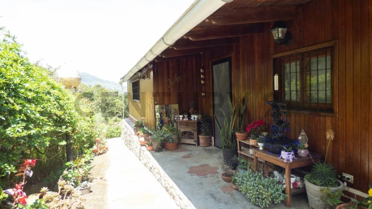 Venta De Casa En El Km 33 Carretera El Junquito Colonia De Tovar. Lfm - 4