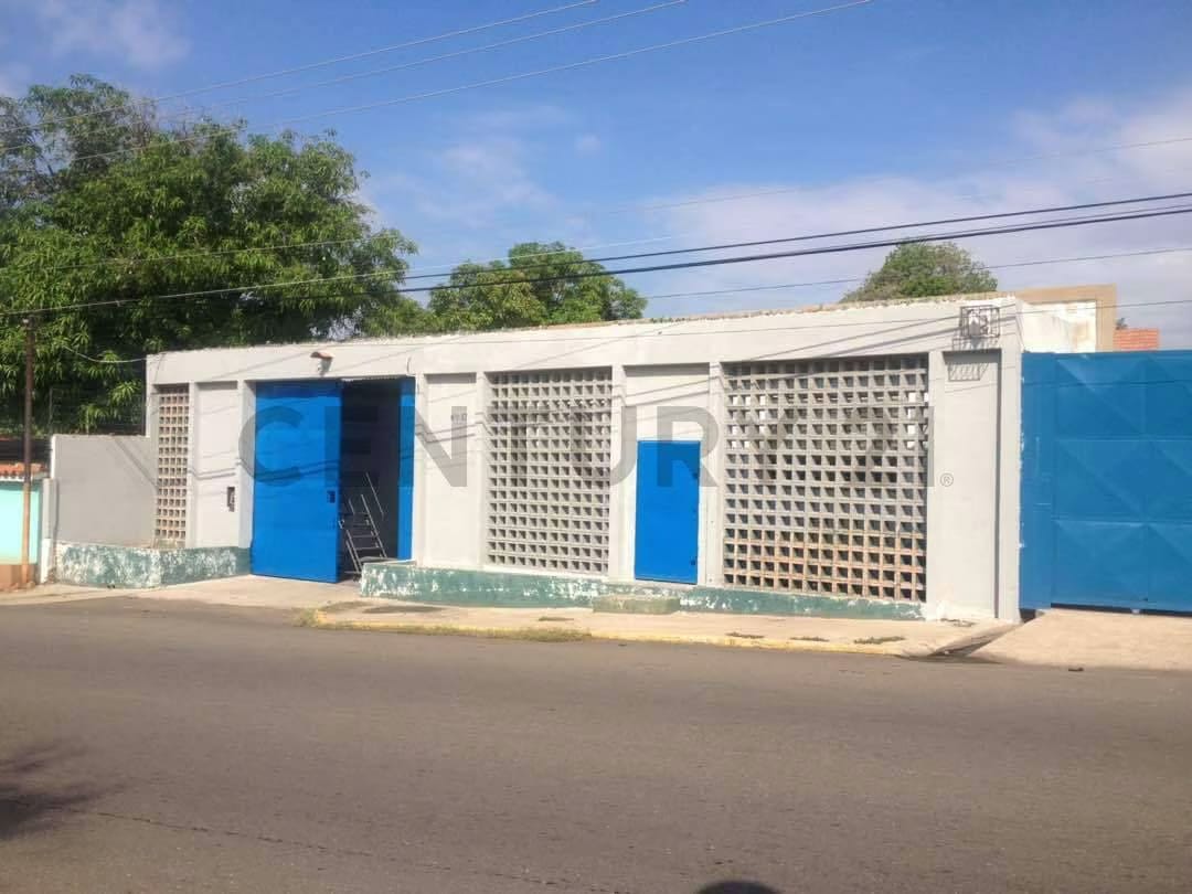 Amplio galpon para deposito en sector el Manzanillo Maracaibo