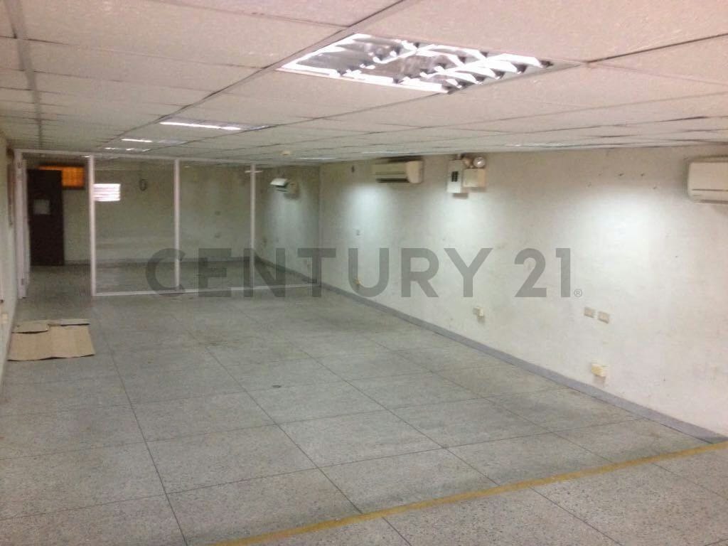 Amplio galpon para deposito en sector el Manzanillo Maracaibo - 6