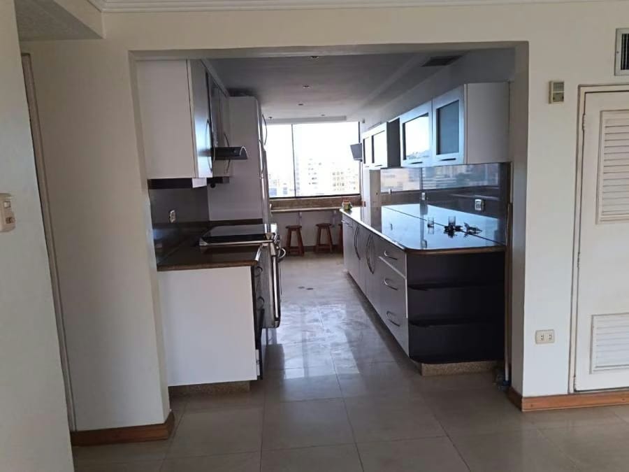 Apartamento en Venta en Lecheria Diego Bautista Urbaneja - 2